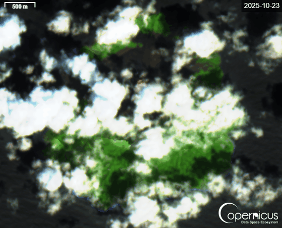 Barren Island volcano (Indian Ocean): lava flow front continues to occupy shoreline by building new lava delta